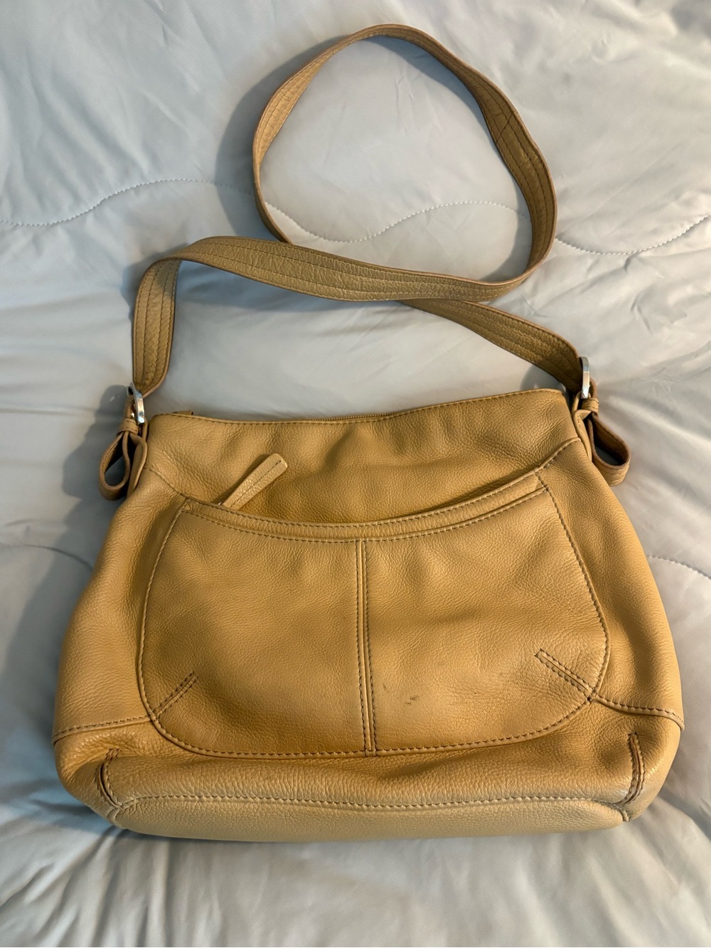 Clarks Tan 100% Leather Crossbody Bag Purse Multiple Pockets